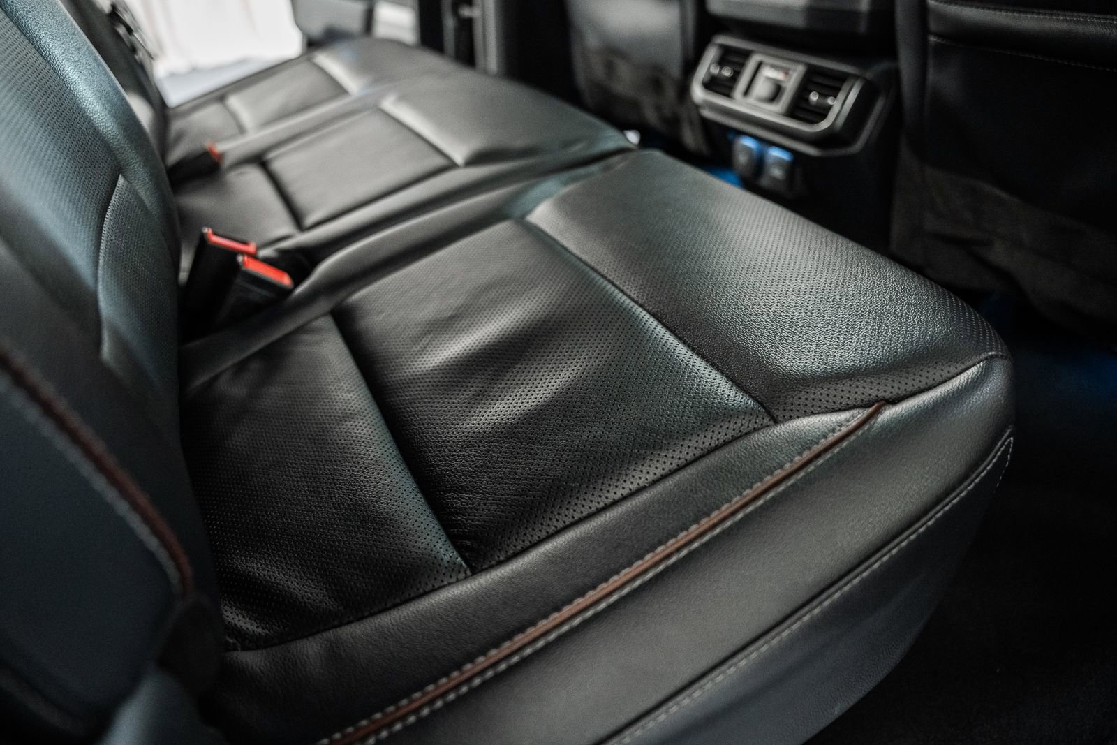 Certified 2023 Ford F150 Lariat w/ Equipment Group 502A High image 42