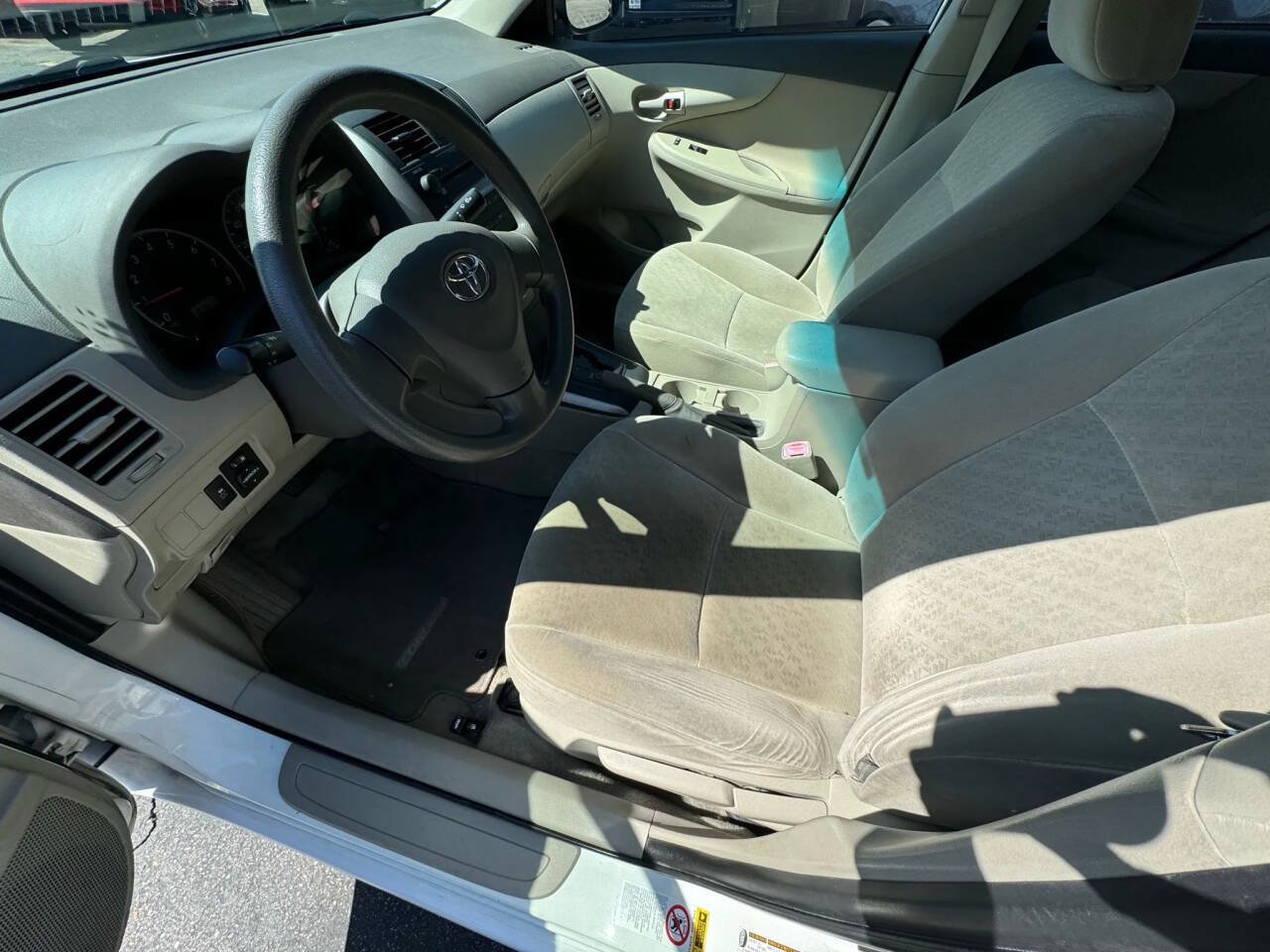 Used 2009 Toyota Corolla LE FWD image 14