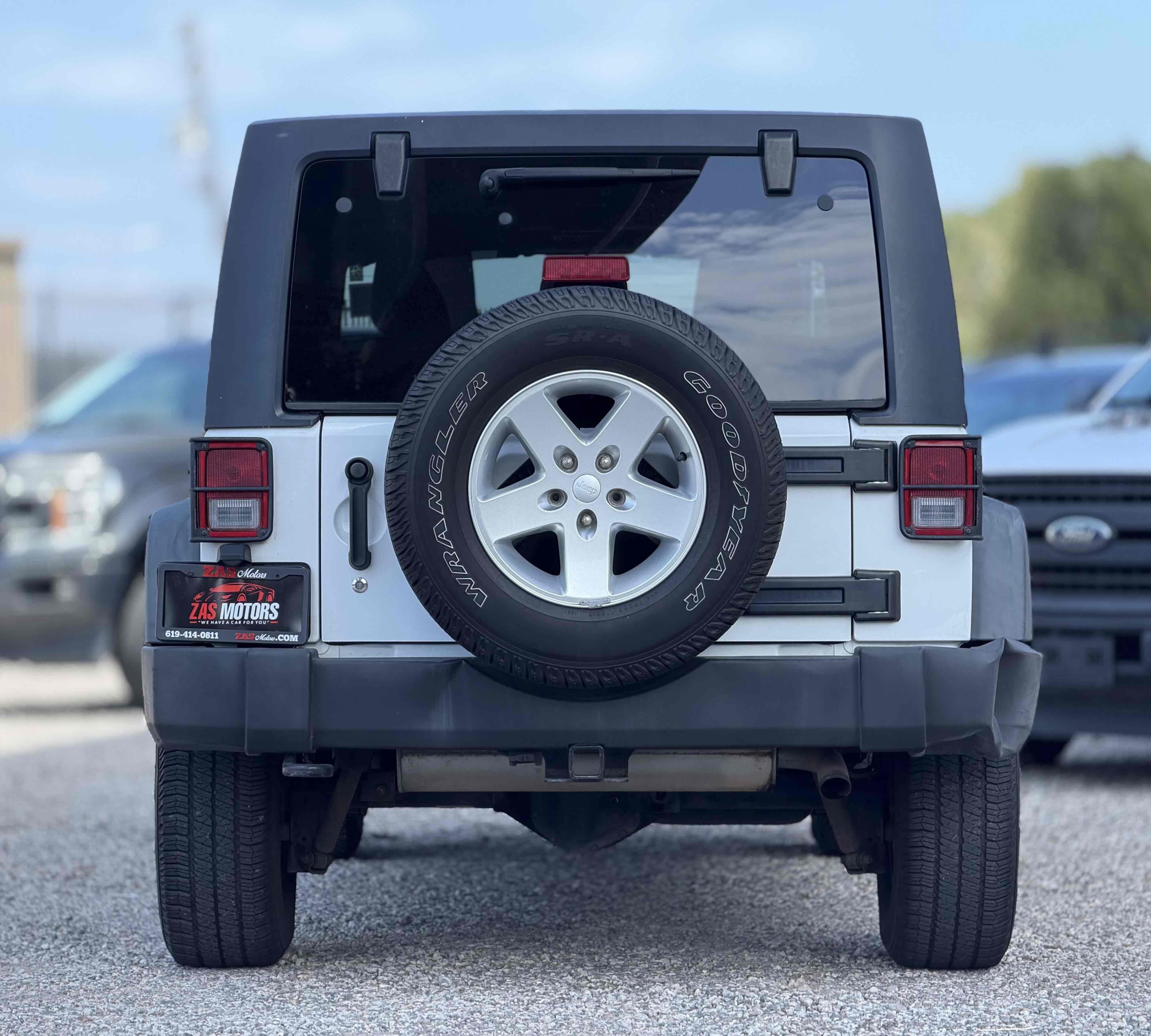 Used 2015 Jeep Wrangler Unlimited Sport w/ Quick Order Package 24S AWD/4WD image 5