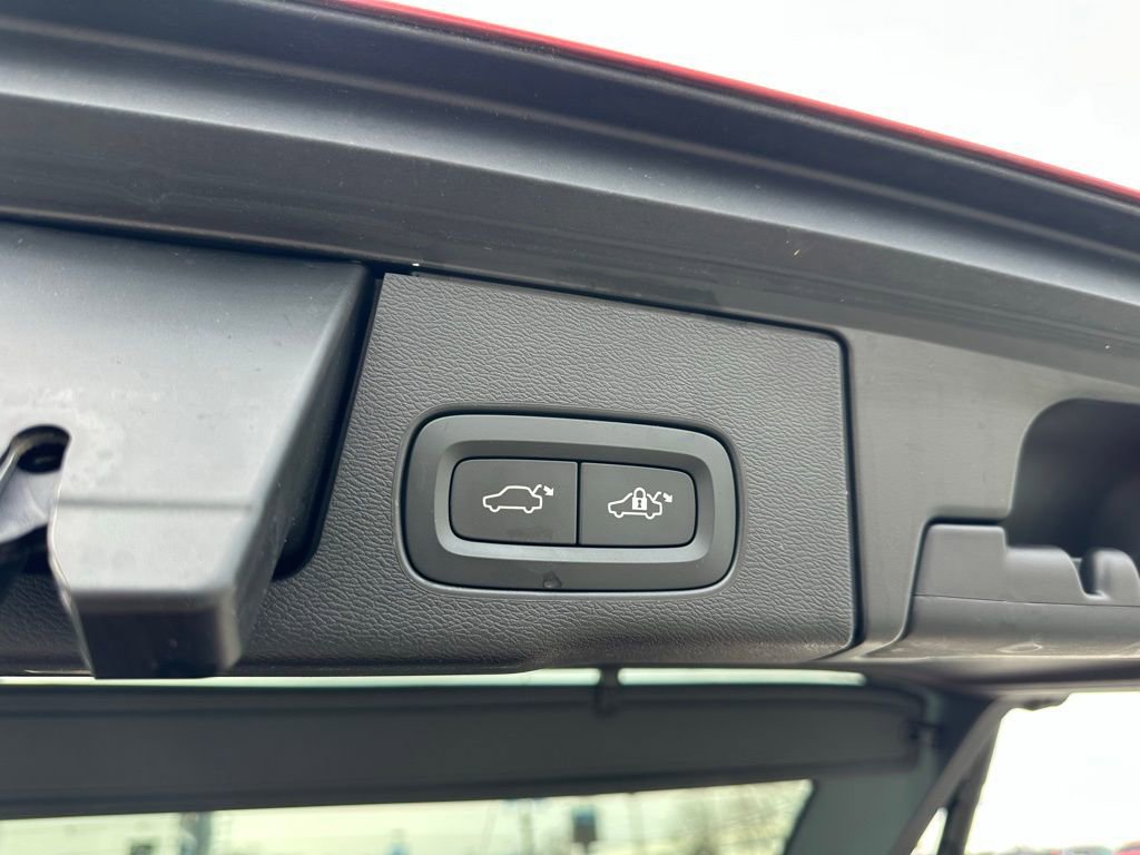 Used 2019 Volvo XC60 T5 Inscription image 40