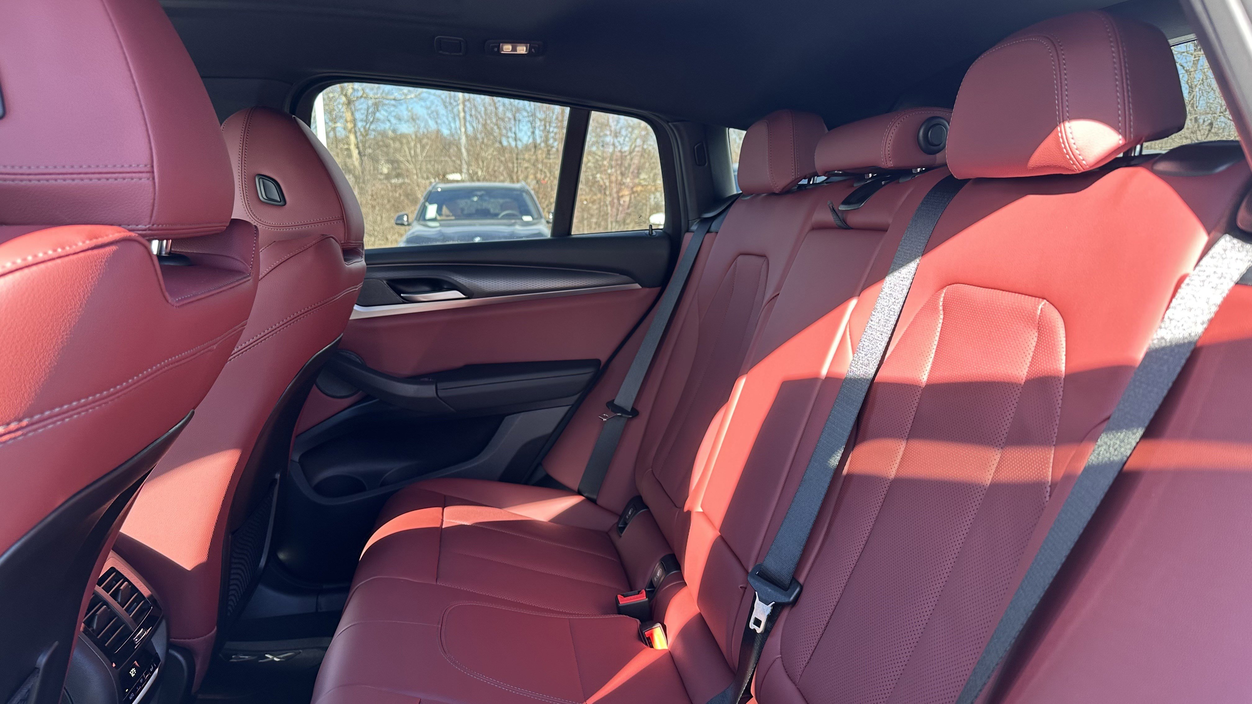 Used 2025 BMW X4 xDrive30i w/ Premium Package image 30