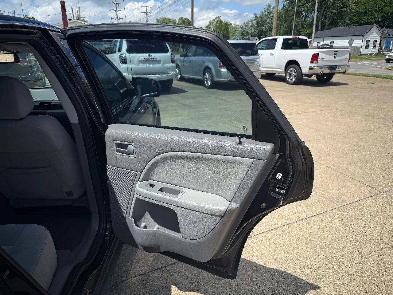 Used 2007 Ford Five Hundred SEL FWD image 14