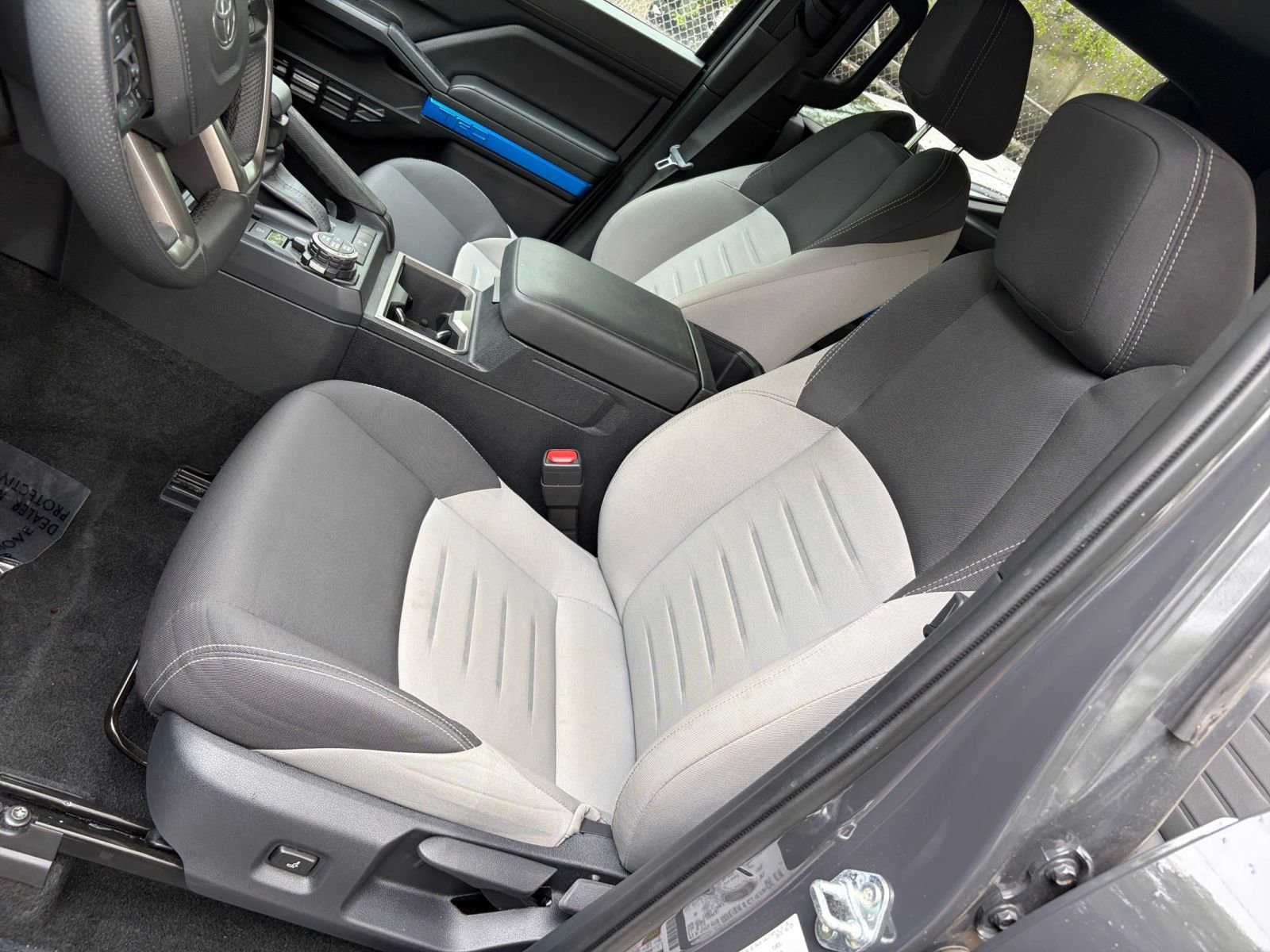 Used 2025 Toyota Tacoma TRD Off-Road image 33