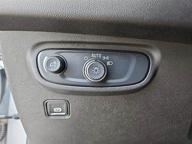 Used 2024 GMC Terrain SLE image 16