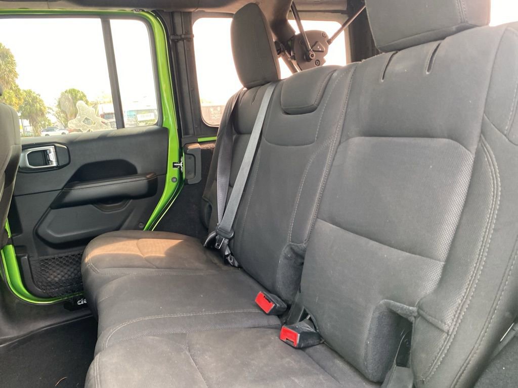 Used 2019 Jeep Wrangler Unlimited Sahara image 11