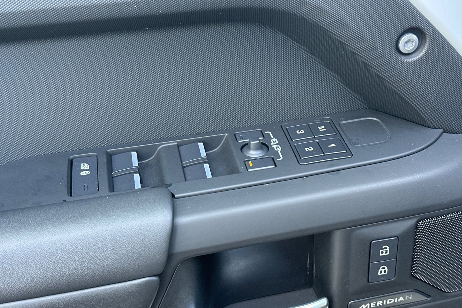 Used 2025 Land Rover Defender 110 S AWD/4WD image 13