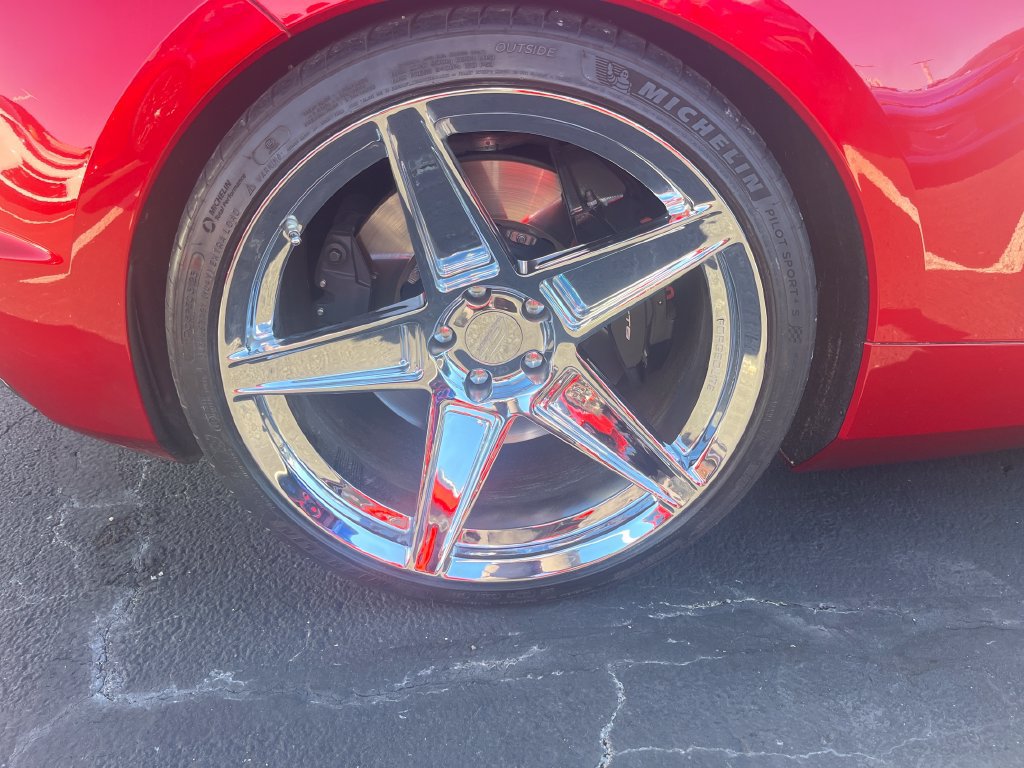 Used 2024 Chevrolet Corvette Z06 w/ Chrome Exterior Badge Package RWD image 19