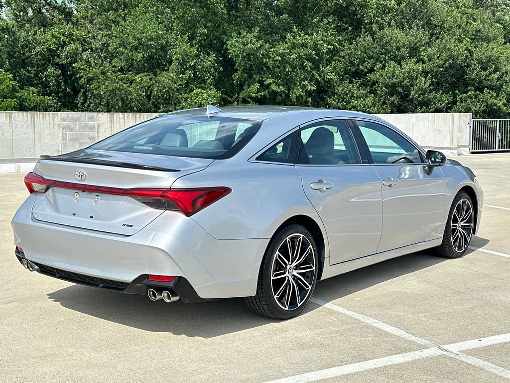 Used 2019 Toyota Avalon XSE w/ Carpet Mat Package FWD image 4