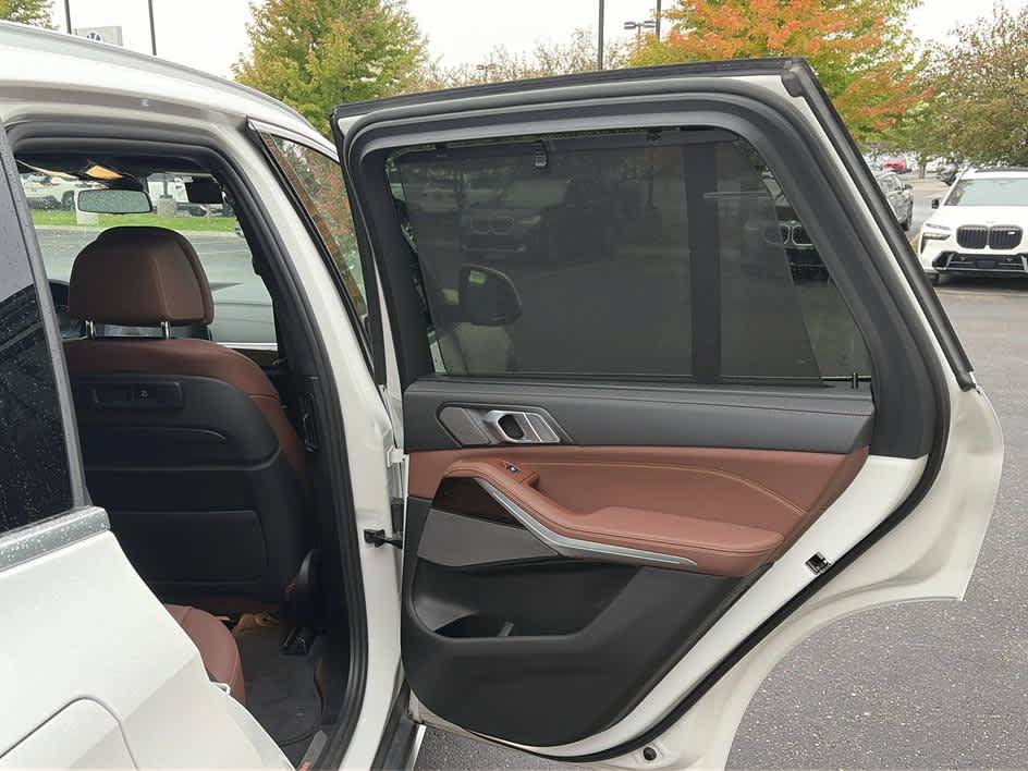 Used 2021 BMW X5 xDrive40i w/ Executive Package AWD/4WD image 7