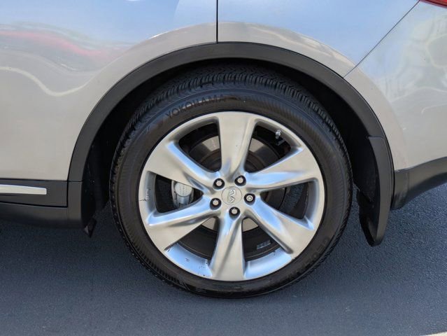 Used 2011 INFINITI FX50 AWD w/ Deluxe Touring Pkg image 9