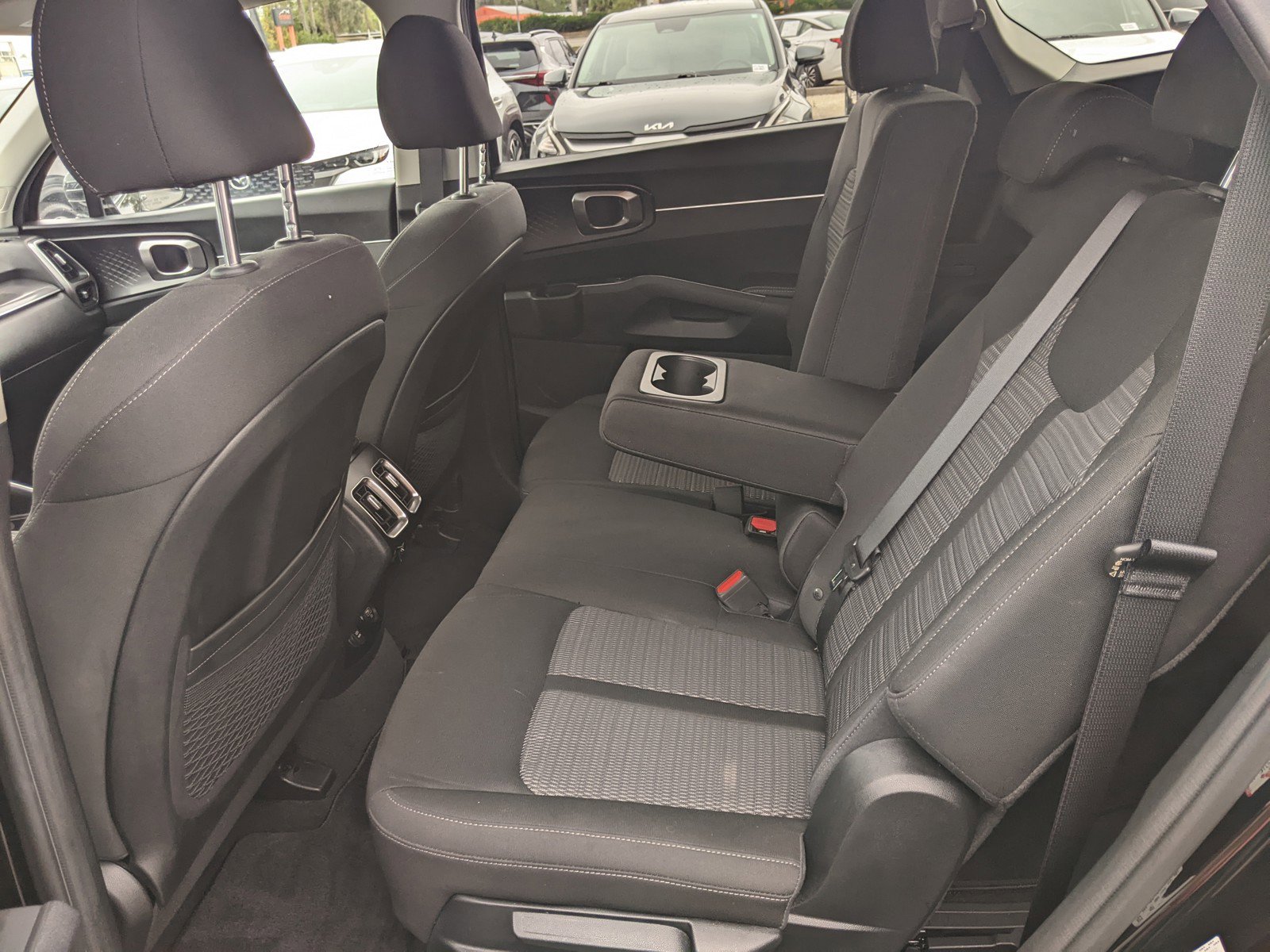 Used 2023 Kia Sorento LX image 10