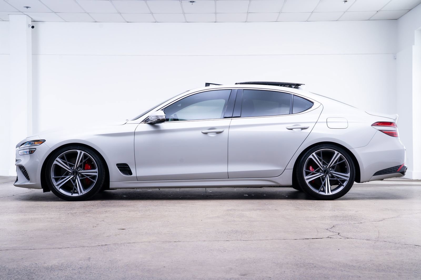 Used 2025 Genesis G70 3.3T Advanced AWD/4WD image 4