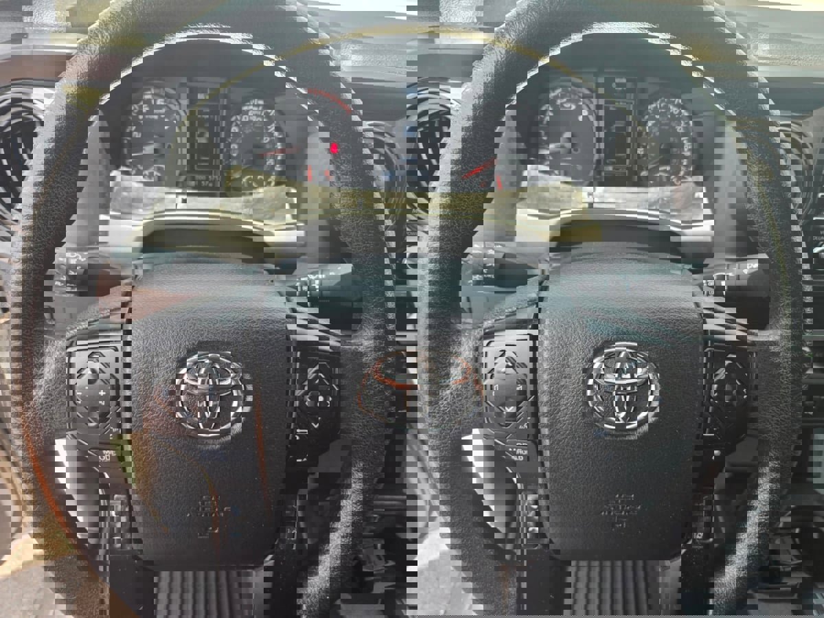 Used 2022 Toyota Tacoma SR image 27