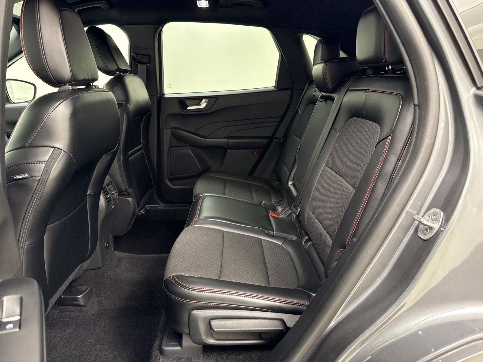 Used 2024 Ford Escape ST-Line w/ Tech Pack #1 FWD image 24