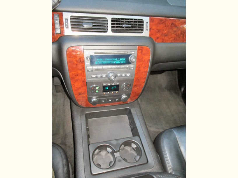 Used 2014 Chevrolet Tahoe LT AWD/4WD image 17