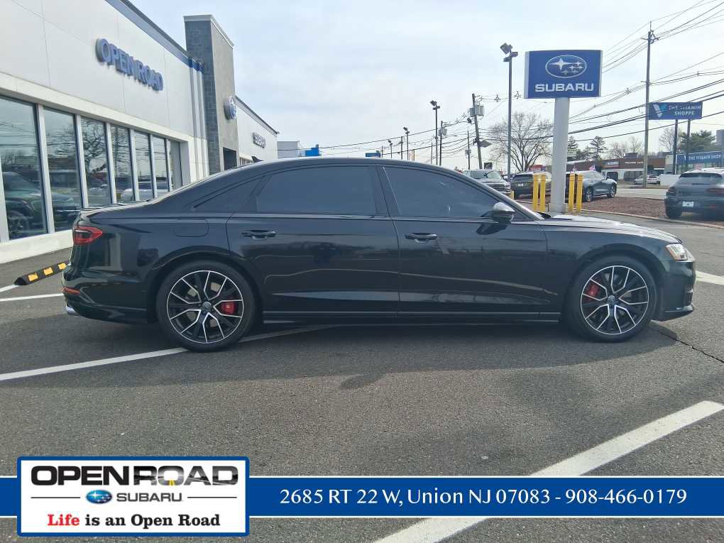 Used 2020 Audi S8 L w/ S8 Executive Package image 8