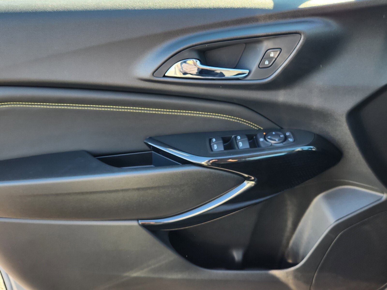 New 2026 Chevrolet Trax LT w/ Driver Confidence Package image 12