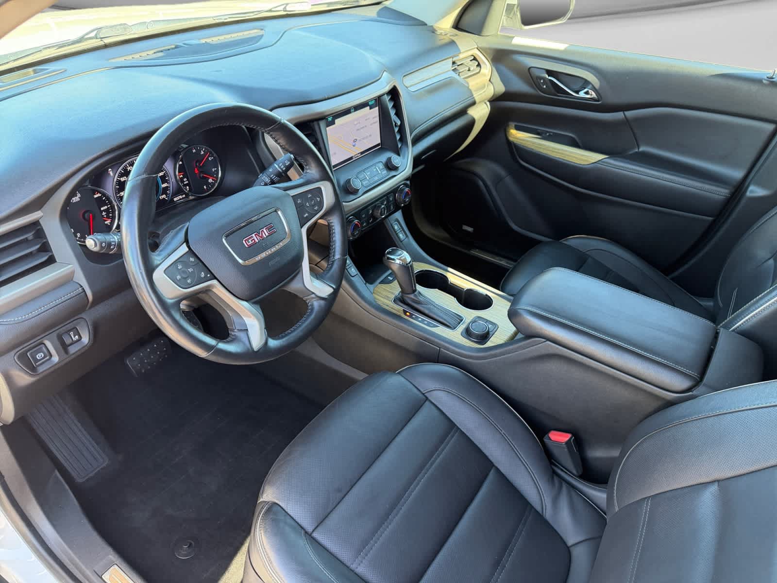 Used 2018 GMC Acadia Denali w/ Technology Package AWD/4WD image 10