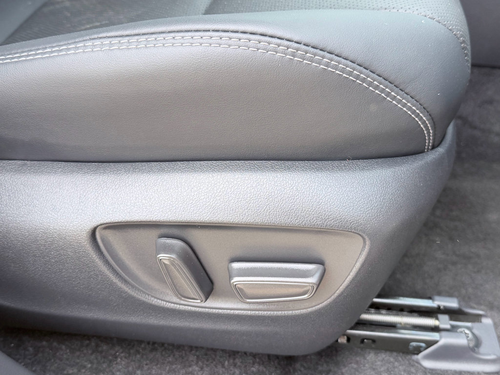 Used 2024 Toyota RAV4 Limited image 27