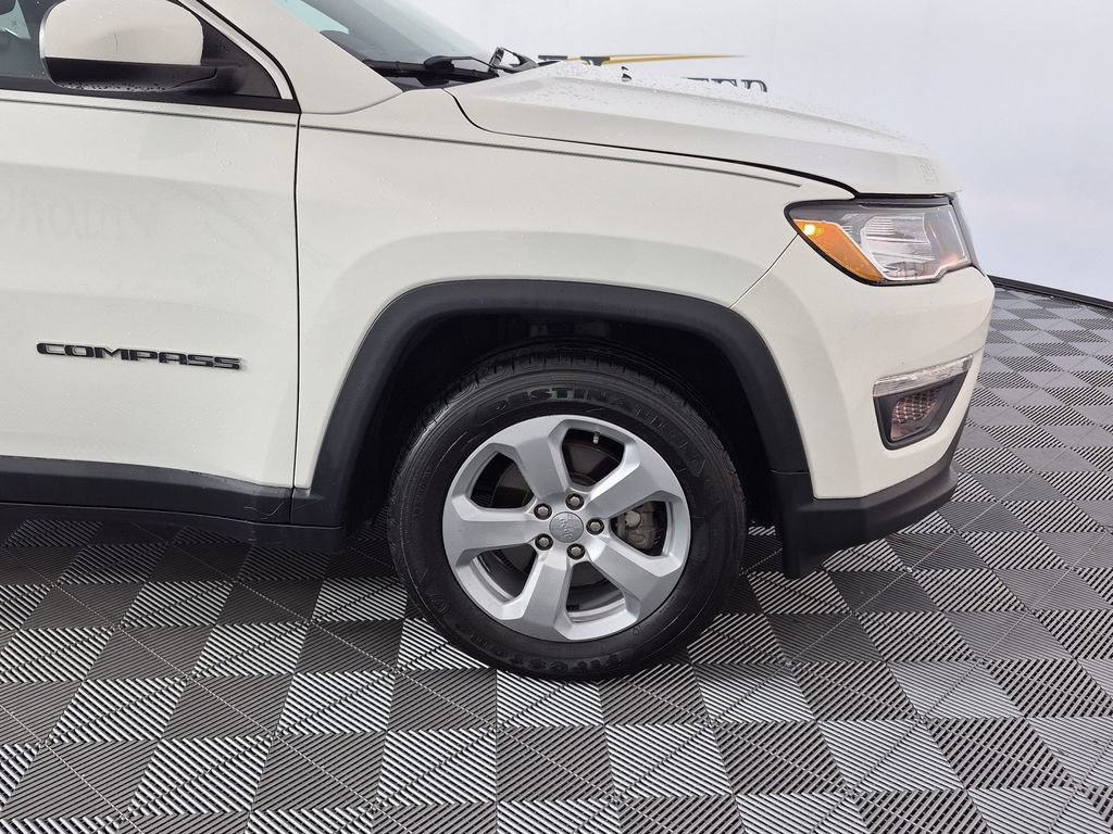 Used 2020 Jeep Compass Latitude FWD image 9
