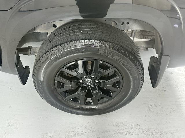 Used 2023 Nissan Frontier SV w/ Midnight Edition Package RWD image 29