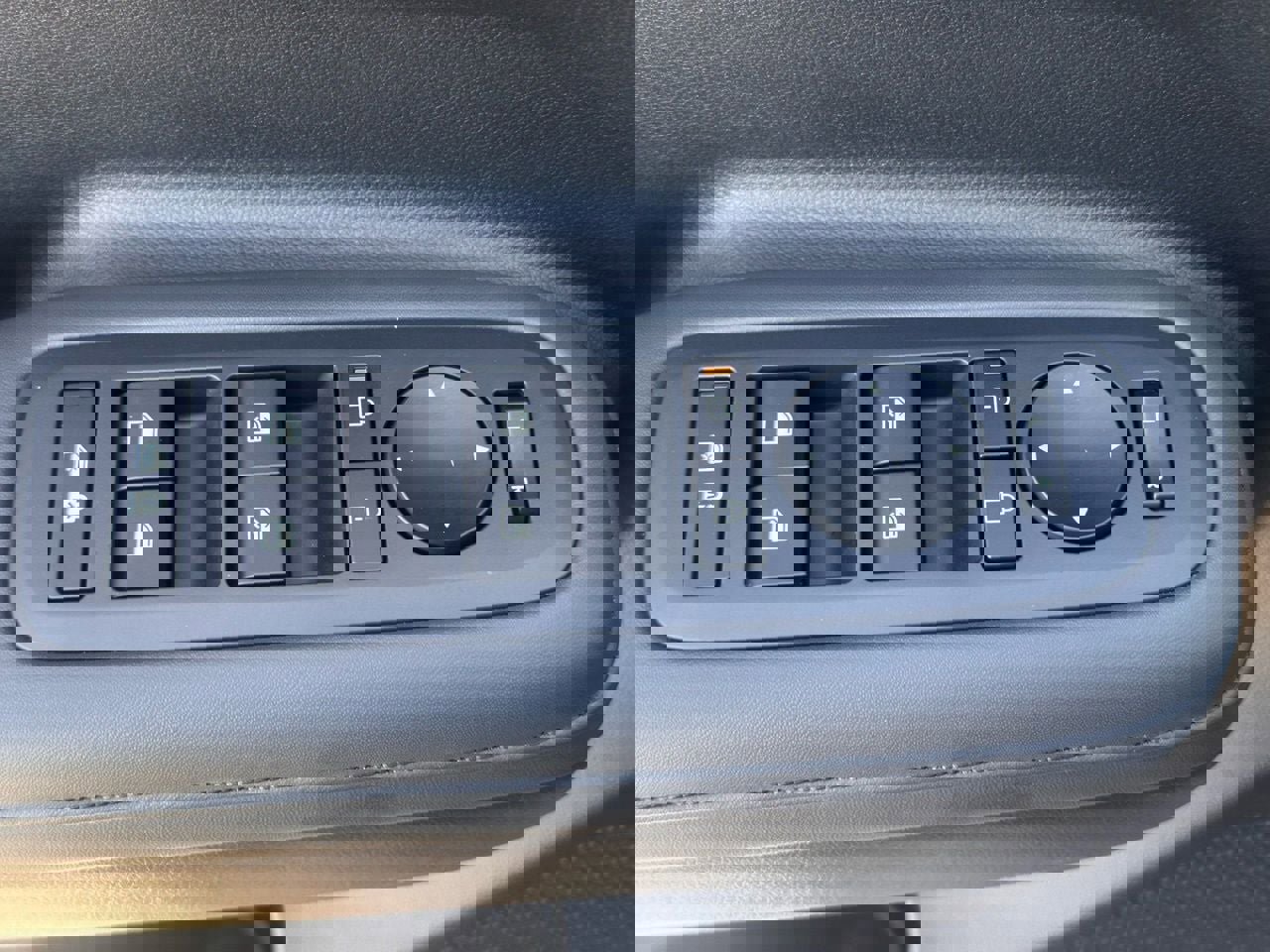 Certified 2025 Hyundai Santa Fe SEL image 24