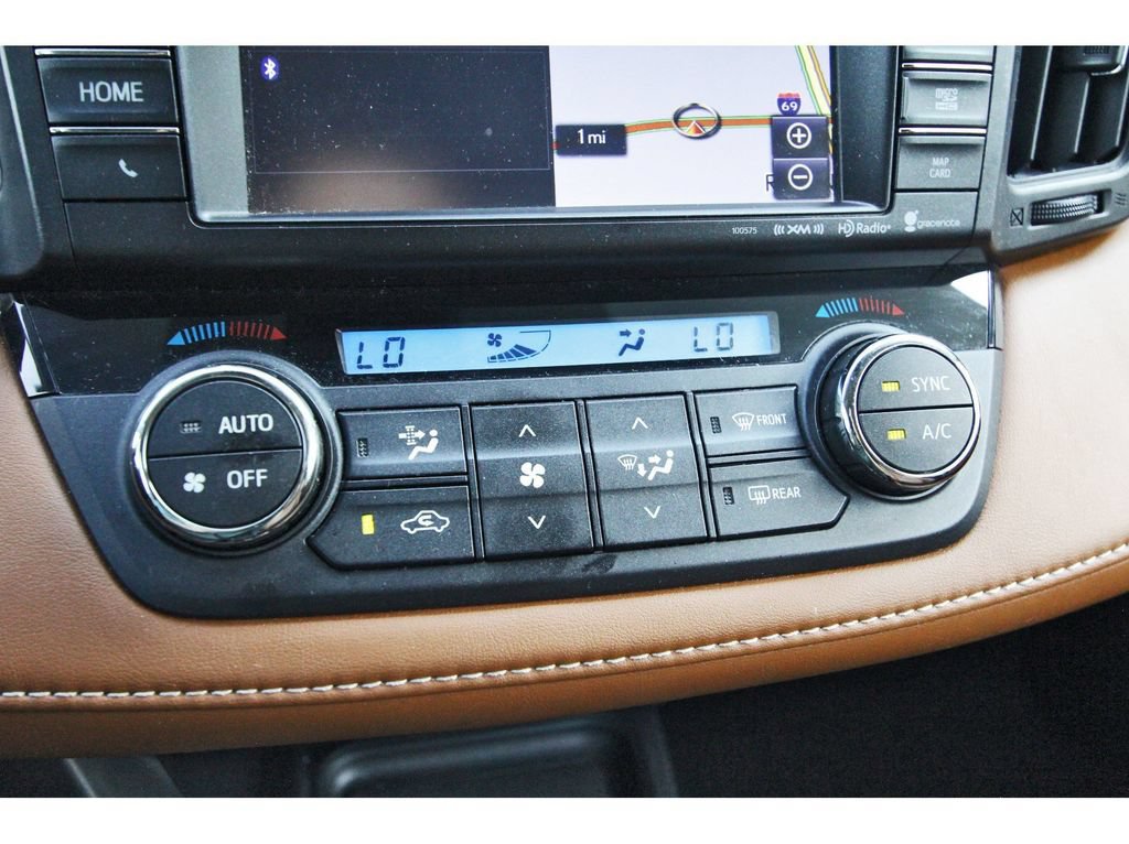 Used 2018 Toyota RAV4 Limited AWD/4WD image 28