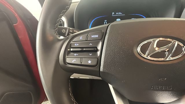Used 2025 Hyundai Venue SEL FWD image 16