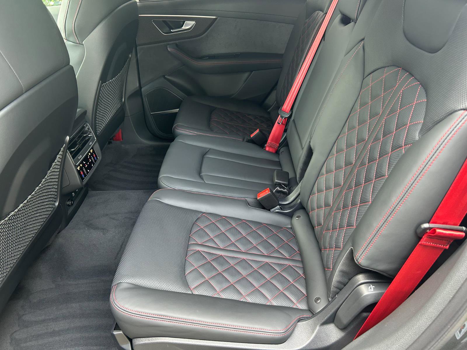 New 2026 Audi SQ7 Prestige image 18