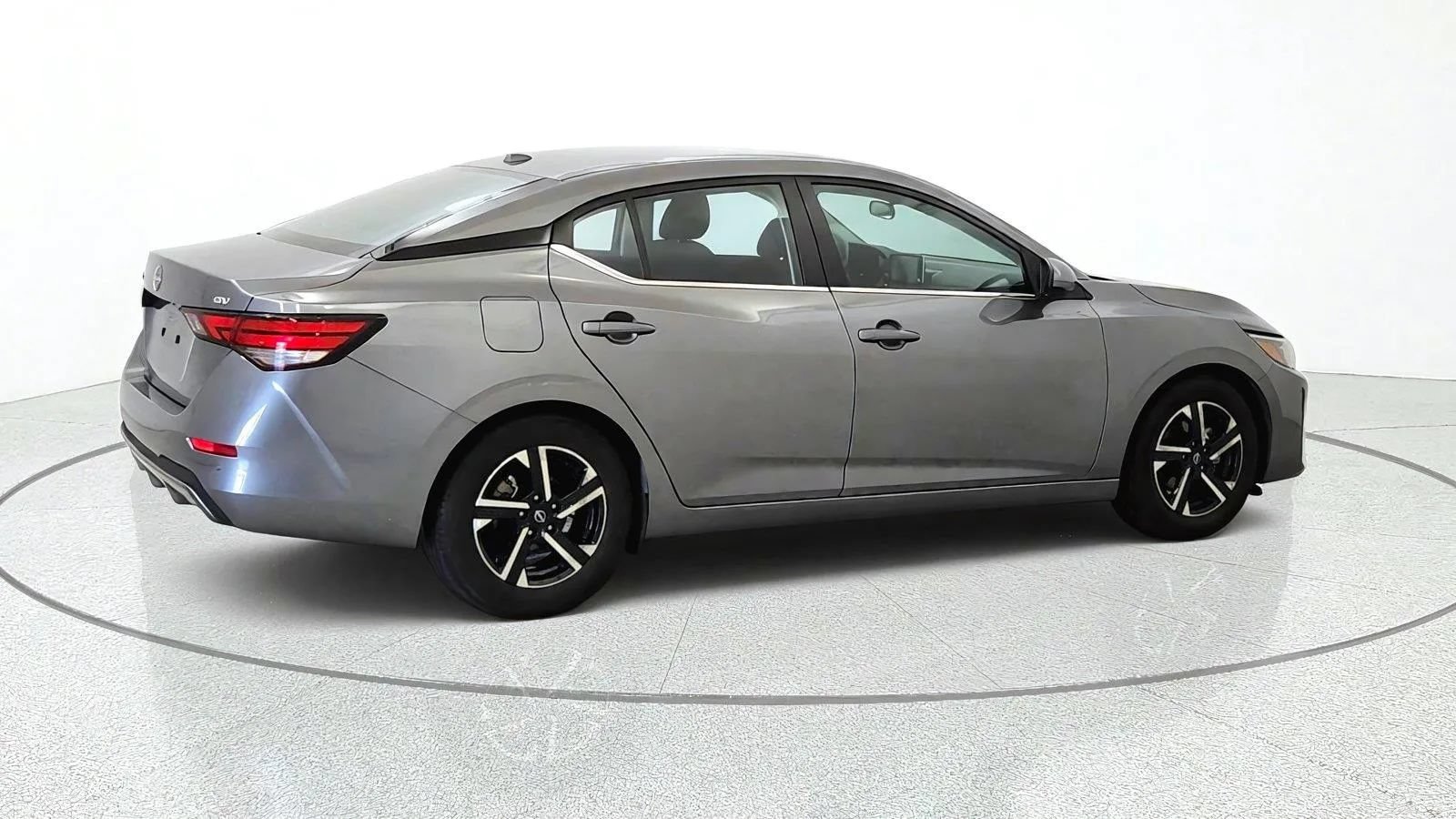 Used 2024 Nissan Sentra SV FWD image 9