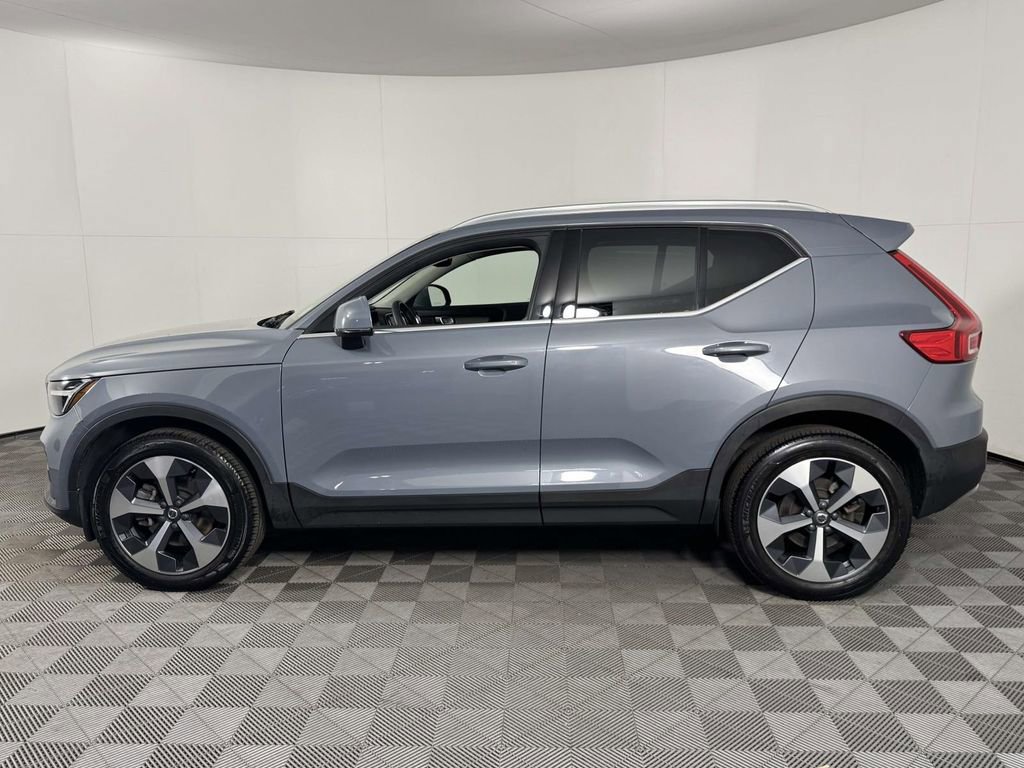 Used 2023 Volvo XC40 B5 Plus w/ Protection Package Premier AWD/4WD image 11