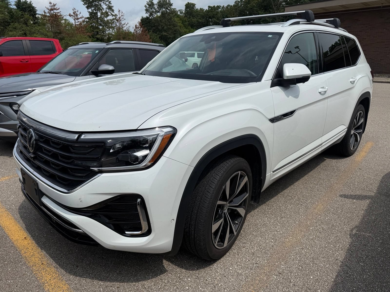 Used 2024 Volkswagen Atlas SEL Premium R-Line AWD/4WD image 5
