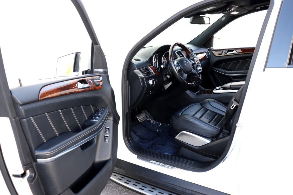 Used 2014 Mercedes-Benz GL 63 AMG 4MATIC image 2