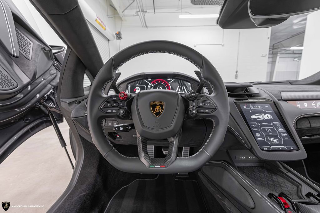 Used 2026 Lamborghini Revuelto AWD/4WD image 36