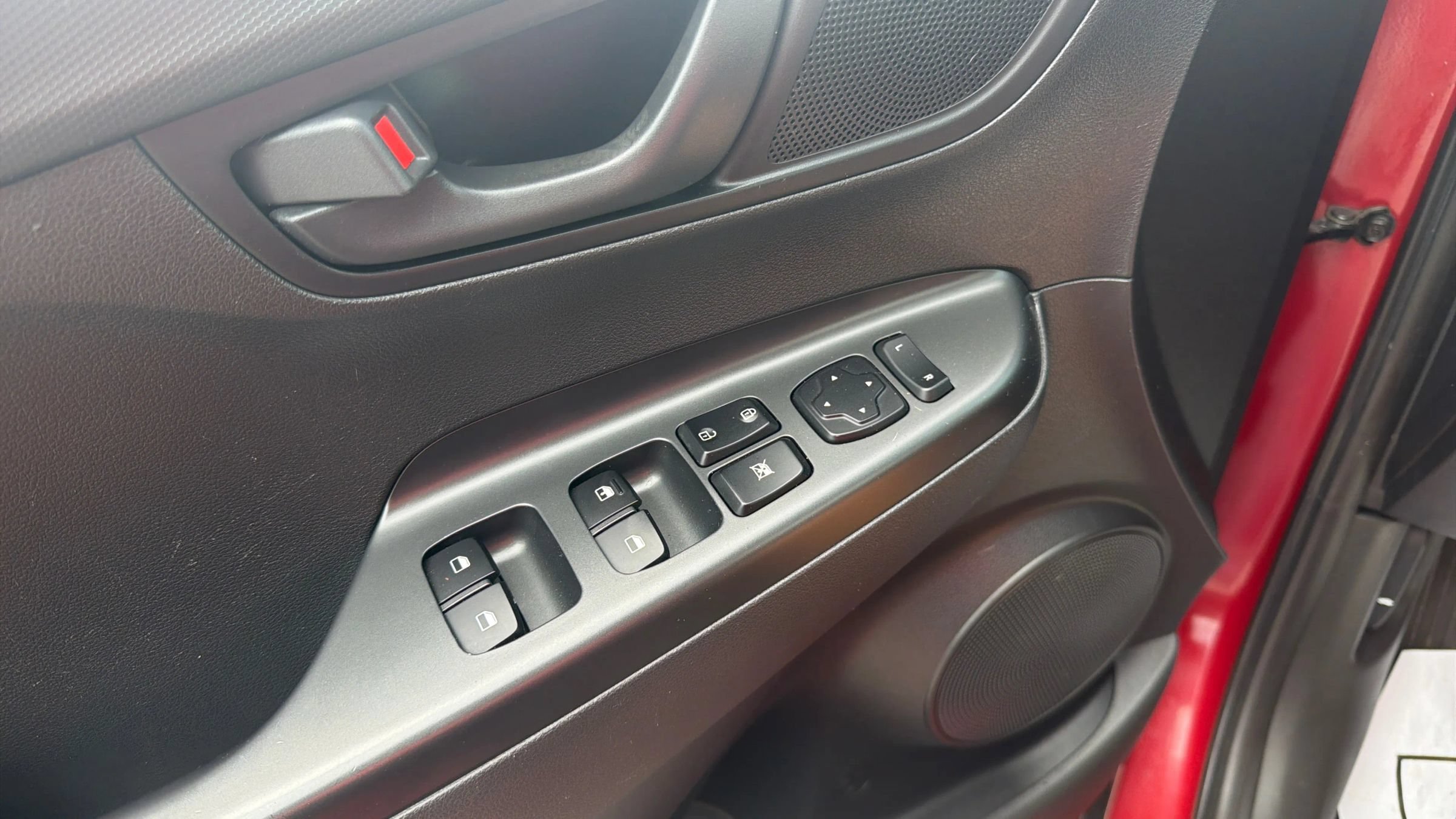 Used 2018 Hyundai Kona SE AWD/4WD image 21