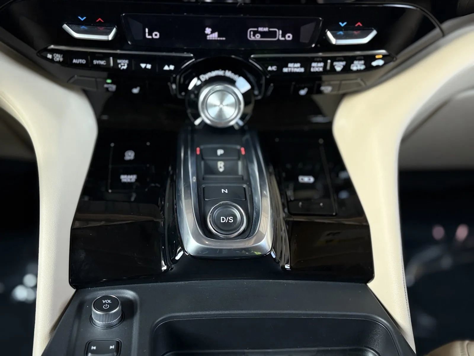 Used 2025 Acura MDX SH-AWD w/ Technology Package image 39