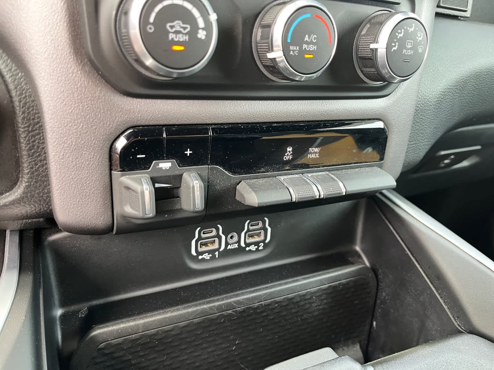 Used 2023 RAM 1500 Big Horn AWD/4WD image 24