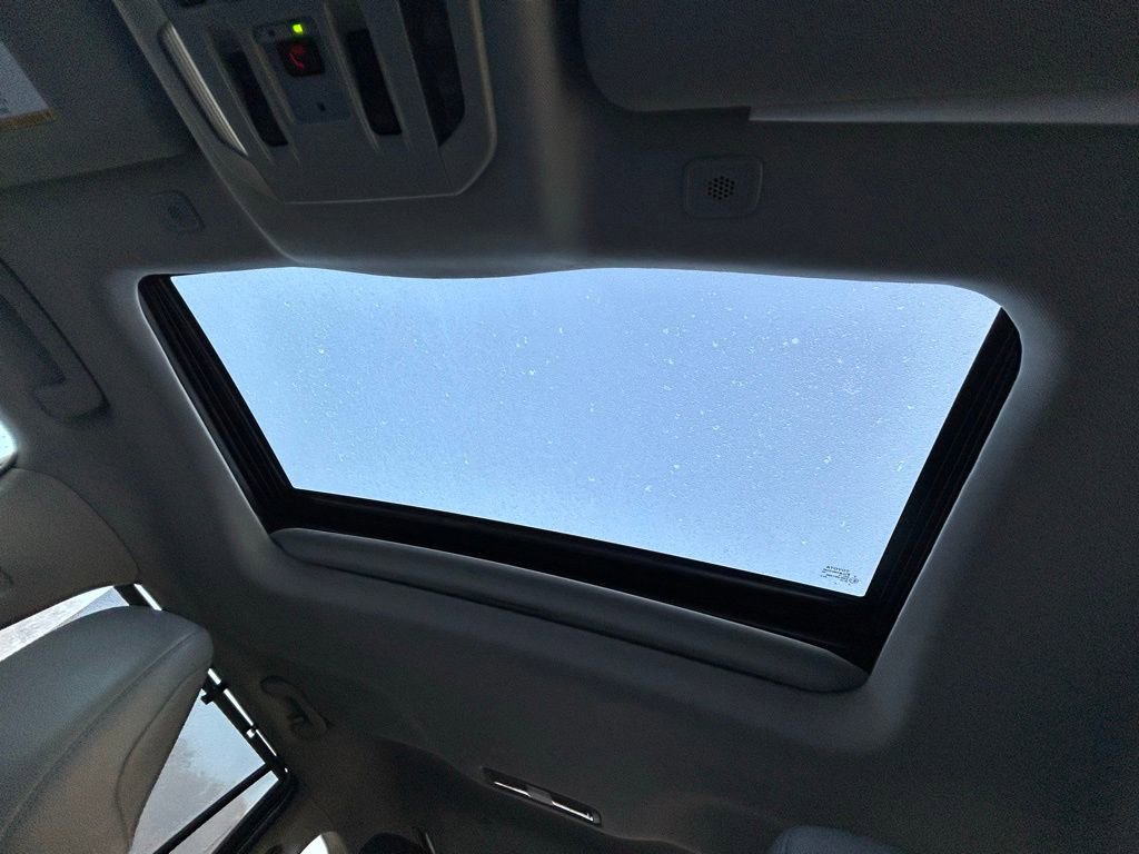 Certified 2025 Toyota Highlander Limited image 32