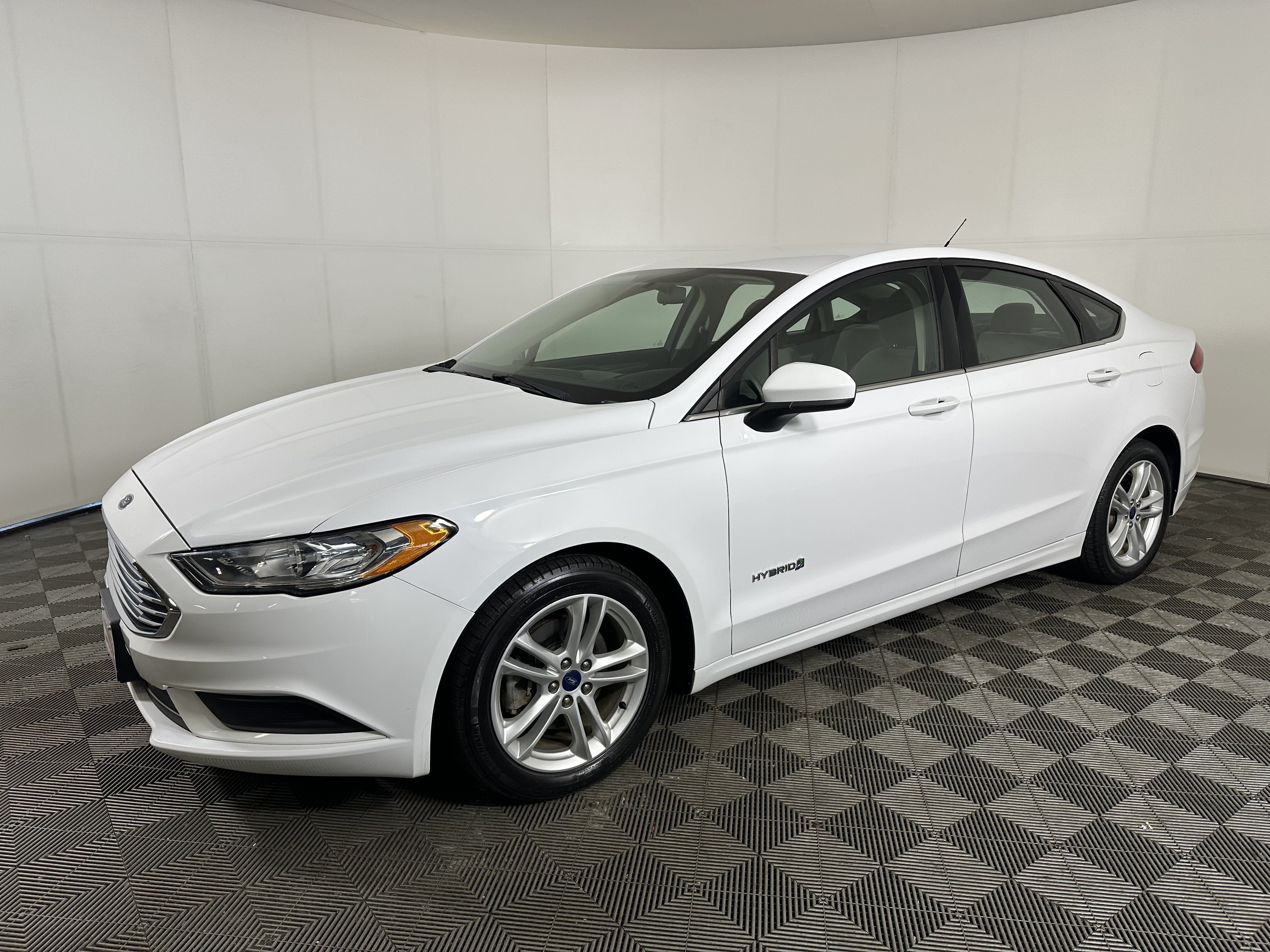 Used 2018 Ford Fusion S FWD image 1