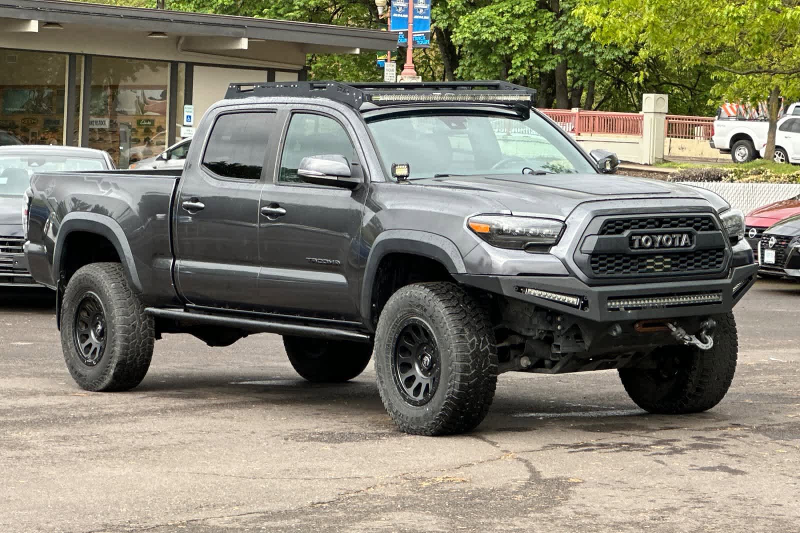 Used 2020 Toyota Tacoma TRD Off-Road w/ TRD Premium Off Road Package AWD/4WD image 9