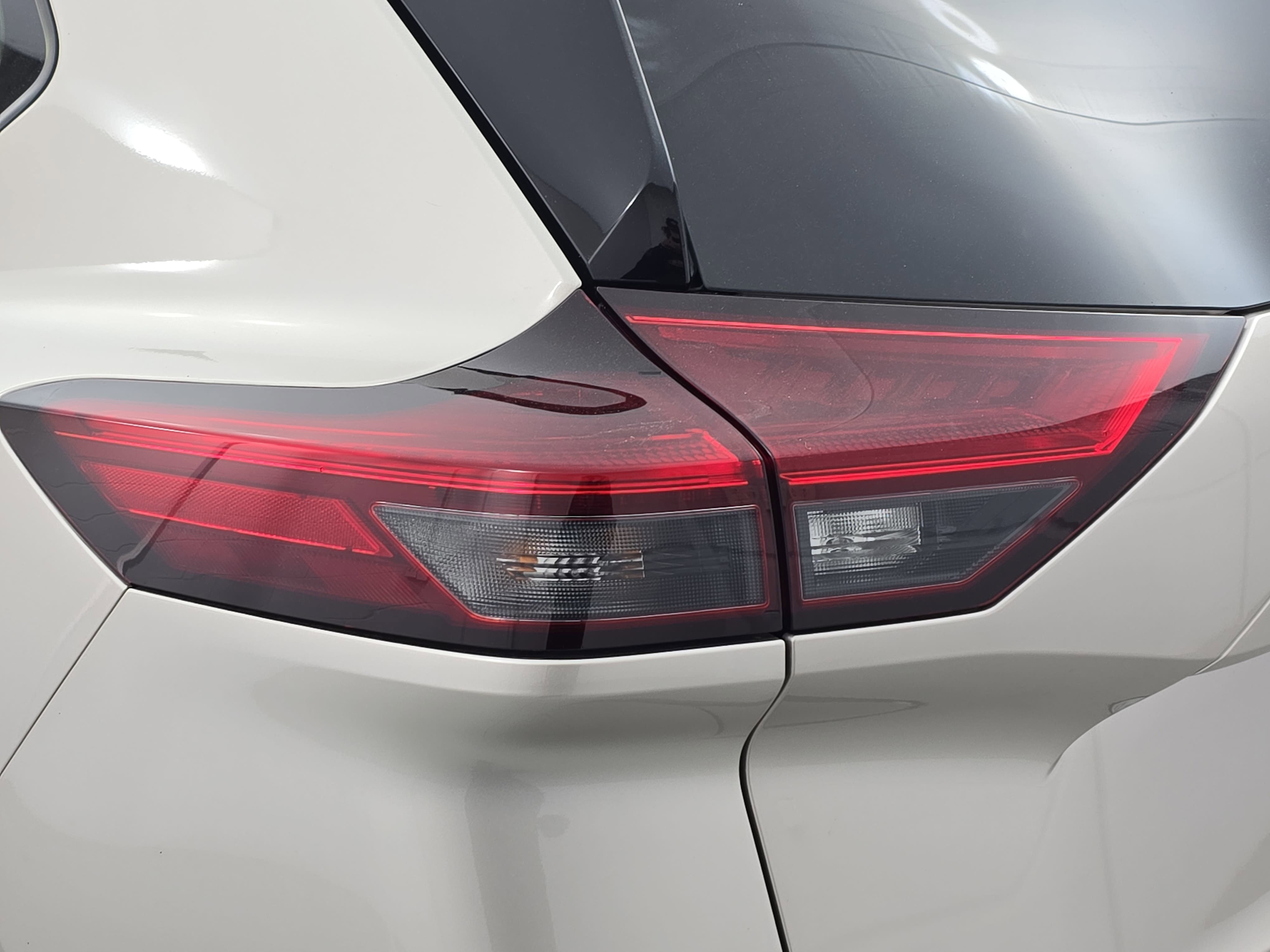 Certified 2023 Nissan Rogue SL image 32