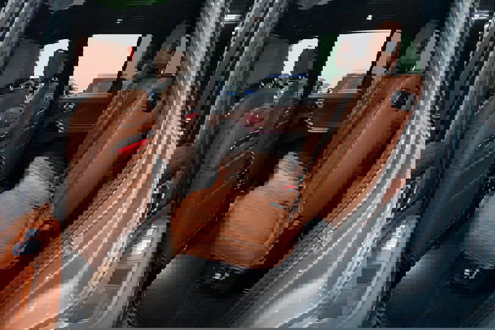 Used 2023 BMW X7 M60i image 28