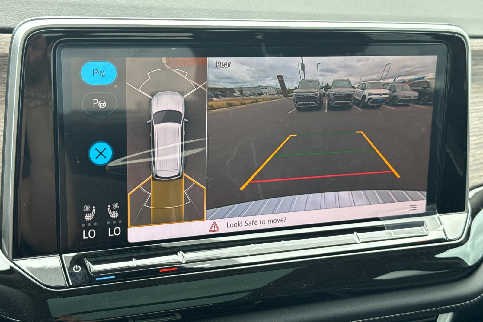 New 2025 Volkswagen Atlas SEL Premium R-Line image 19