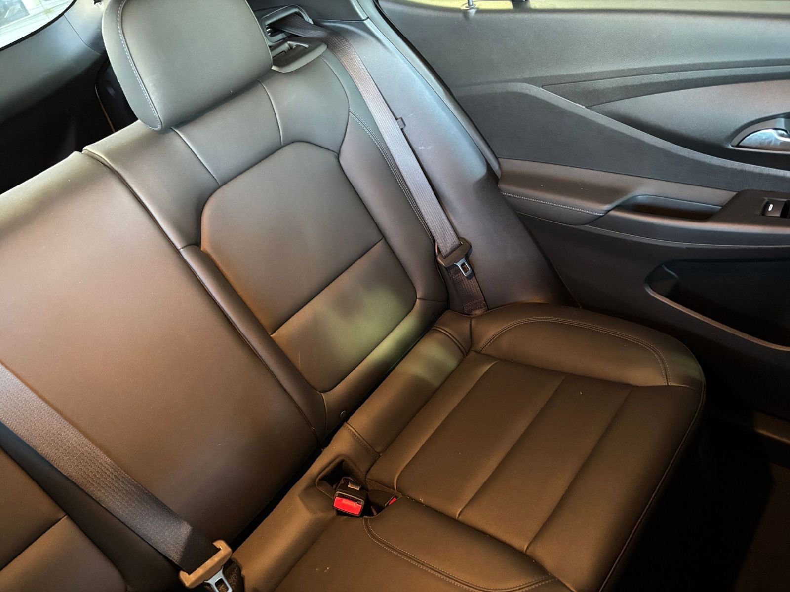 Used 2025 Buick Envista Sport Touring image 36