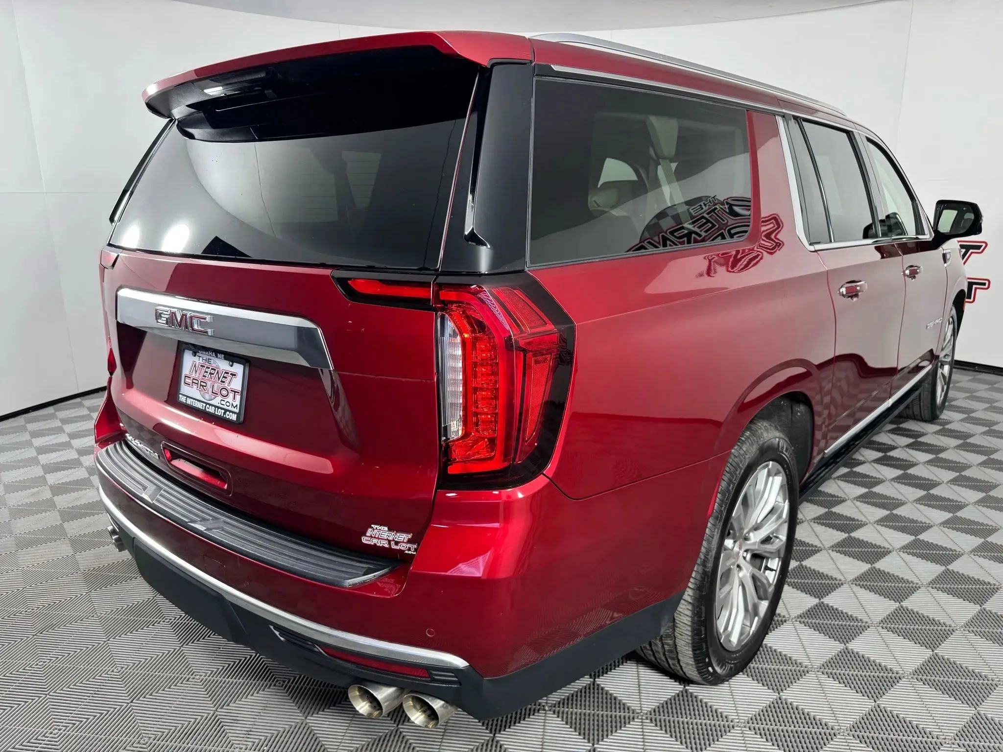 Used 2022 GMC Yukon XL Denali w/ Denali Premium Package image 32