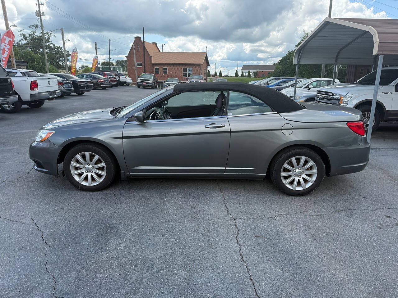 Used 2013 Chrysler 200 Touring FWD image 7
