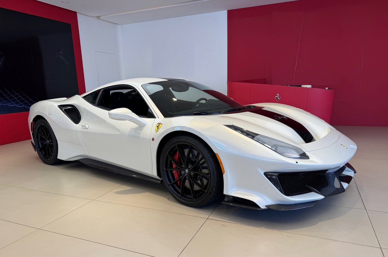 Used 2020 Ferrari 488 Pista Coupe image 1