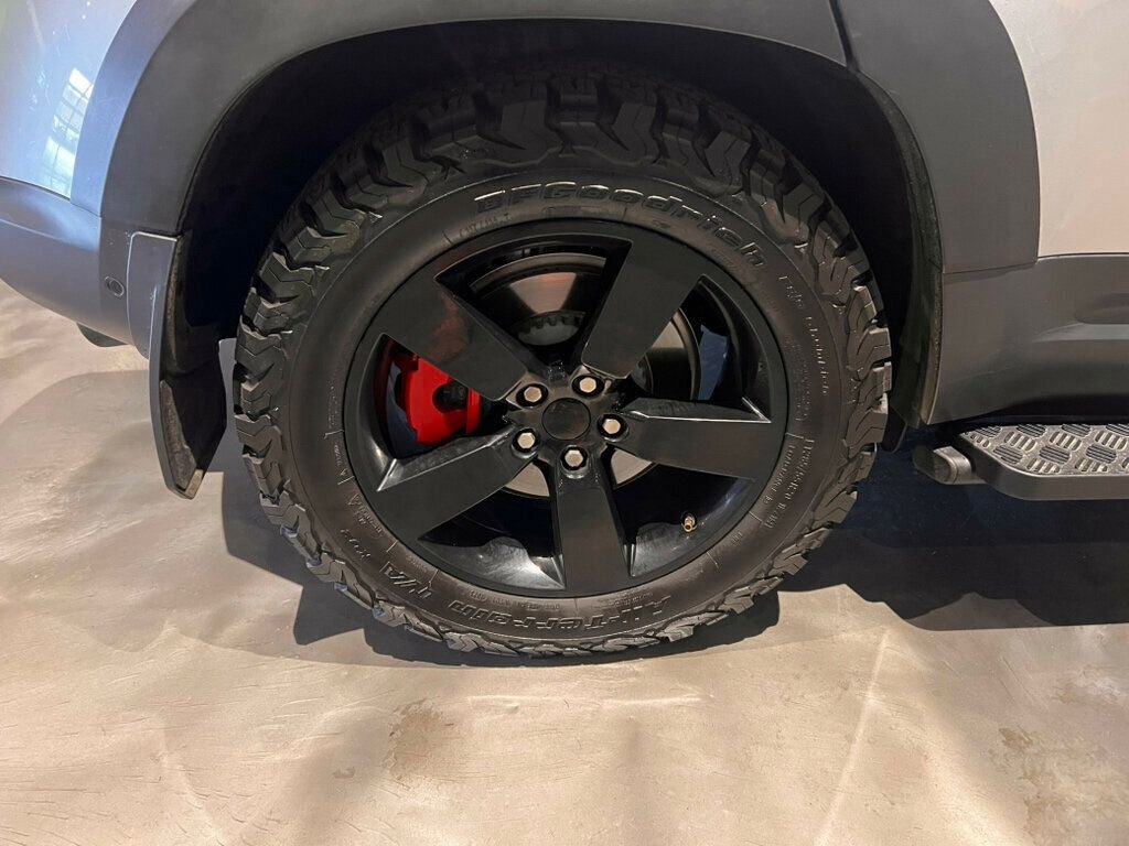 Used 2020 Land Rover Defender 110 First Edition AWD/4WD image 11