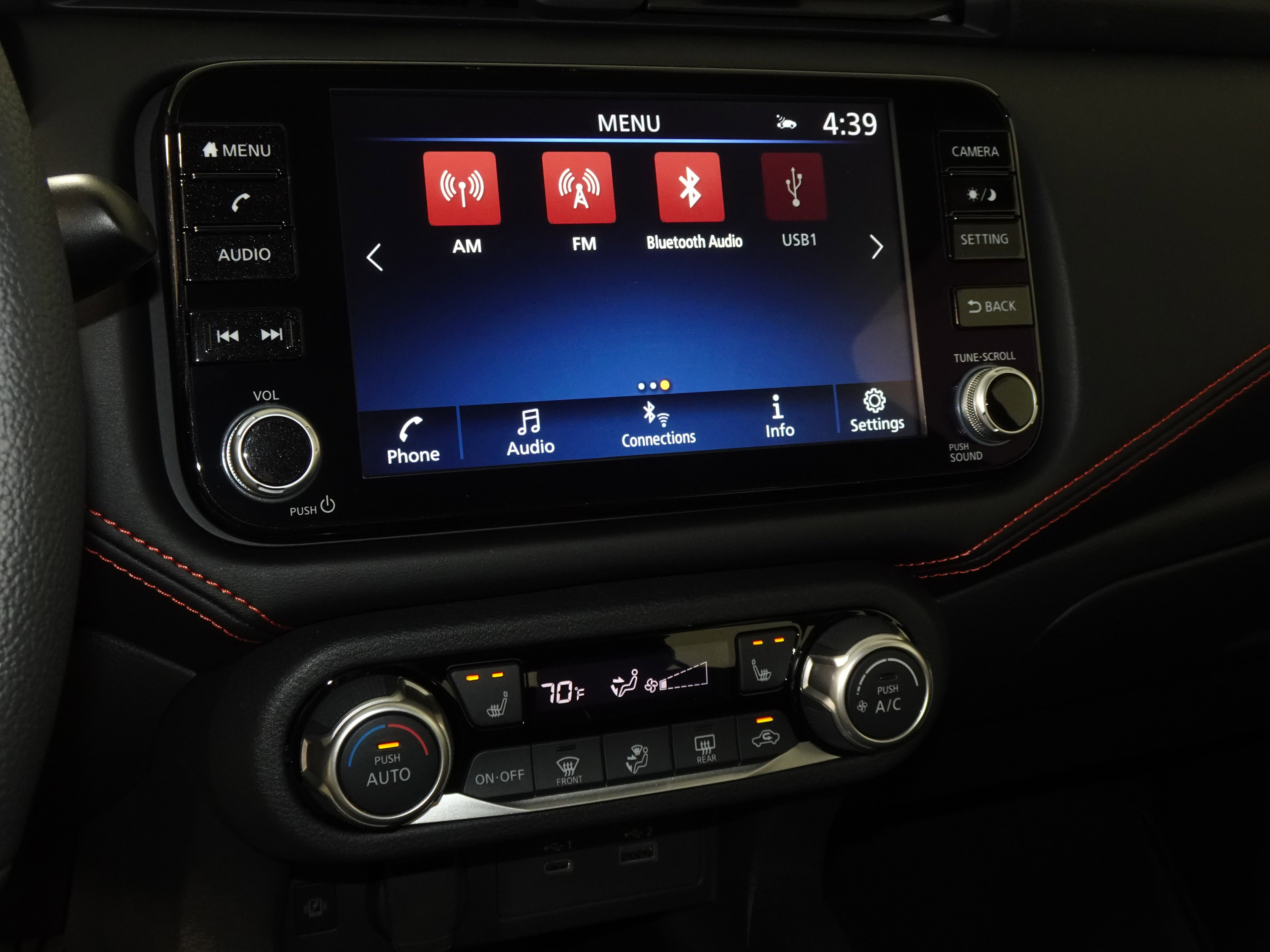 New 2025 Nissan Versa SR w/ Trunk Package image 25