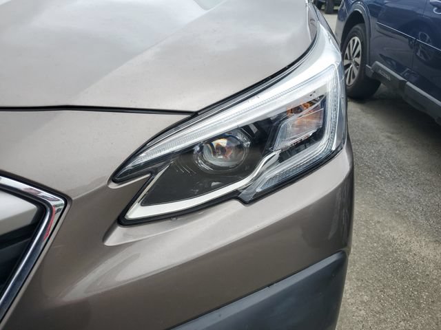 Certified 2022 Subaru Outback Limited AWD/4WD image 4